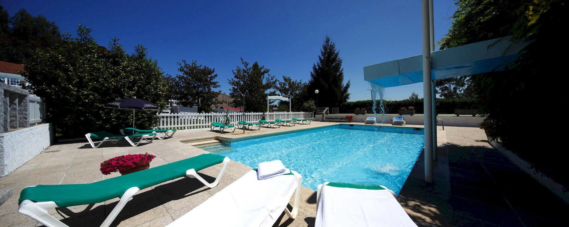 Pension Compostela Inn Cacheiras Esterno foto